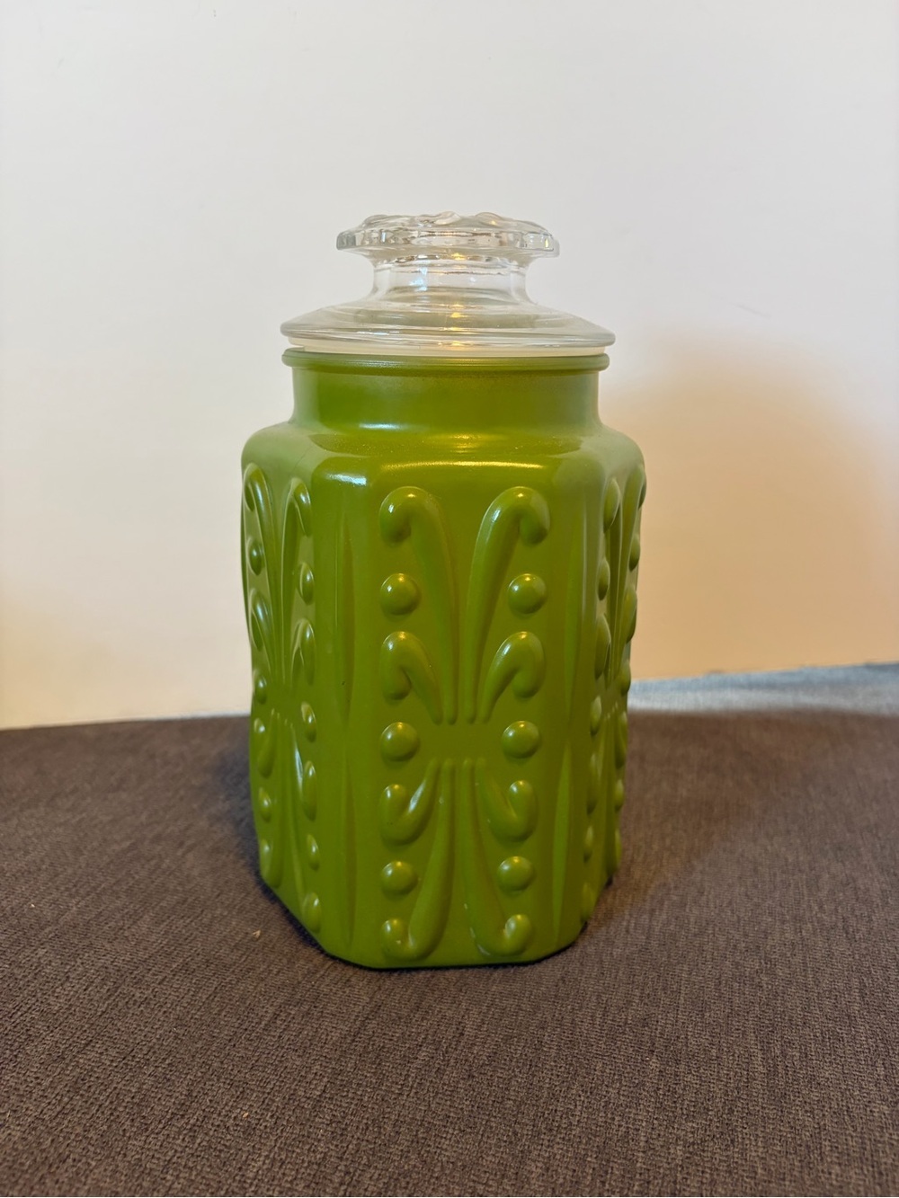 Vintage LE Smith Avocado Green Imperial Glass Canister Atterbury Scroll Retro